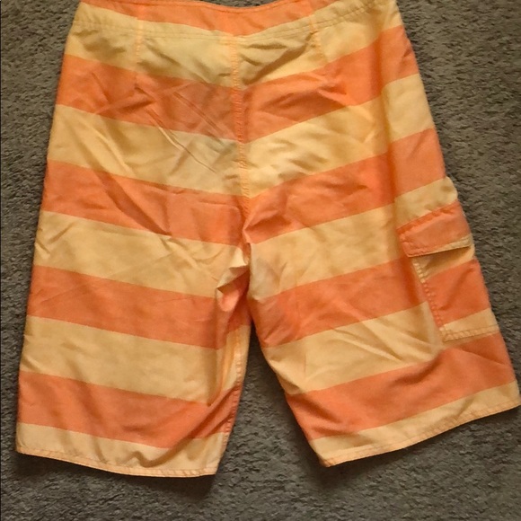 Men’s Quiksilver Boardshorts - Picture 3 of 3
